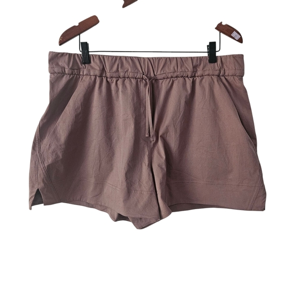 Lululemon Twilight Rose Cinchable Waist Woven Short Size XL - Picture 3 of 7
